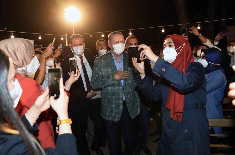 Cumhurbaşkanı Erdoğan, Adana’da gençlerle buluştu