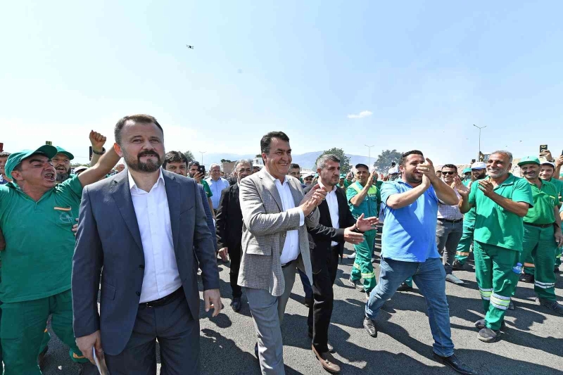 Osmangazi Belediyesi işçilere yüzde 100 zam yaptı
